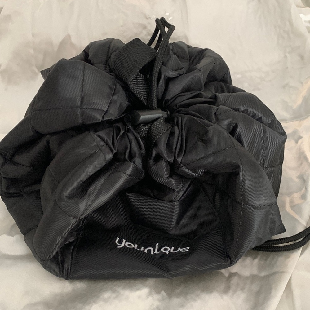 (3 for $30)Younique Make-up and Brush Holders